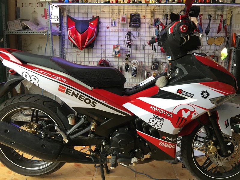 Dán keo xe exciter 150 giá bao nhiêu